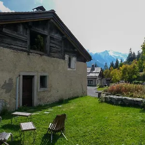 https://refuge-margot.hotels-rhonealpes.com